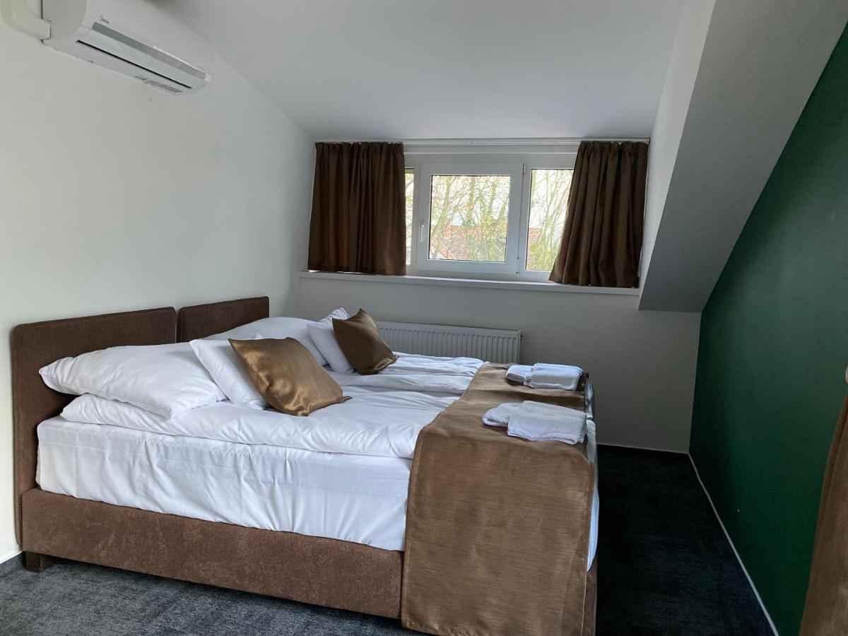 A Fogado Bed & Breakfast Bicske Ngoại thất bức ảnh