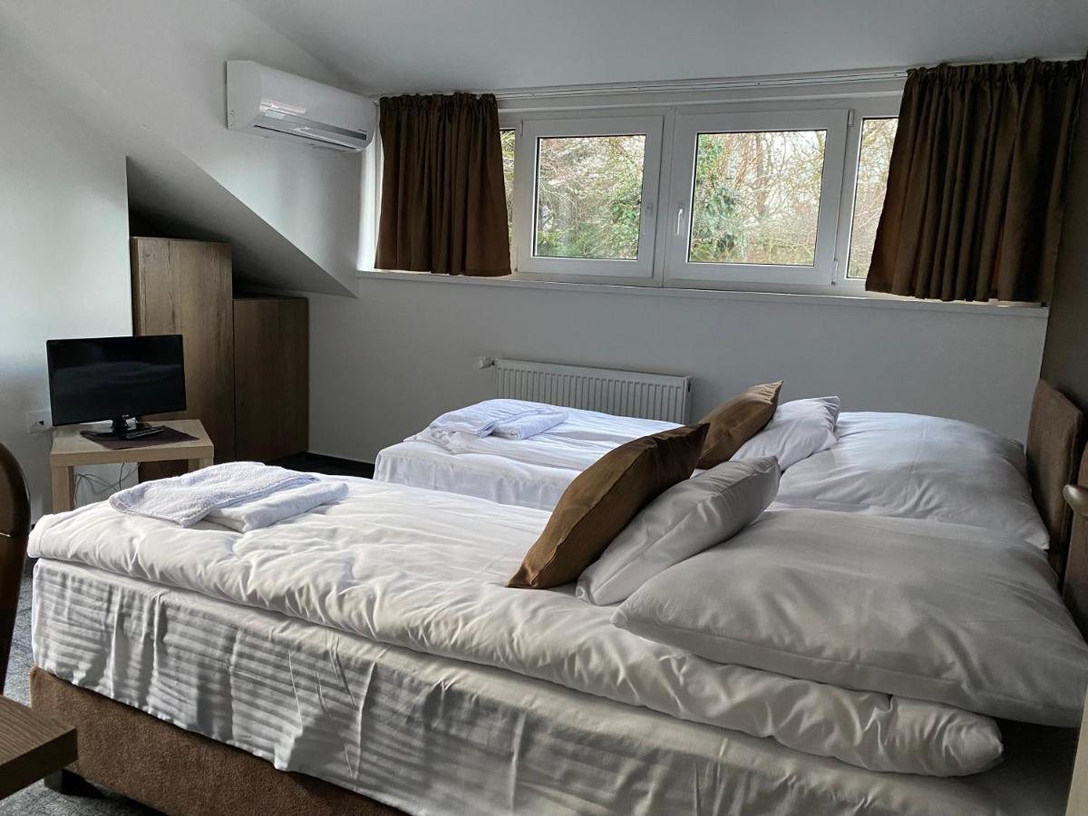 A Fogado Bed & Breakfast Bicske Ngoại thất bức ảnh