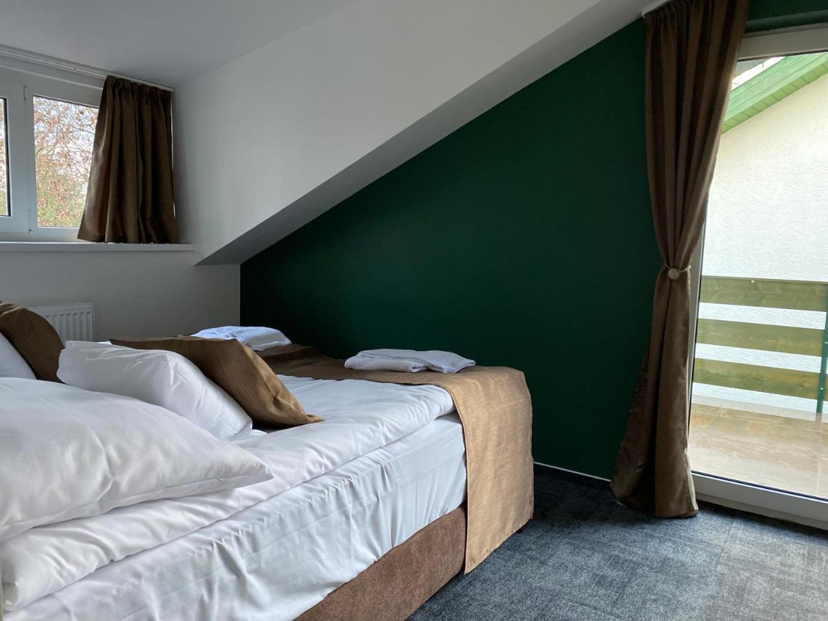 A Fogado Bed & Breakfast Bicske Ngoại thất bức ảnh
